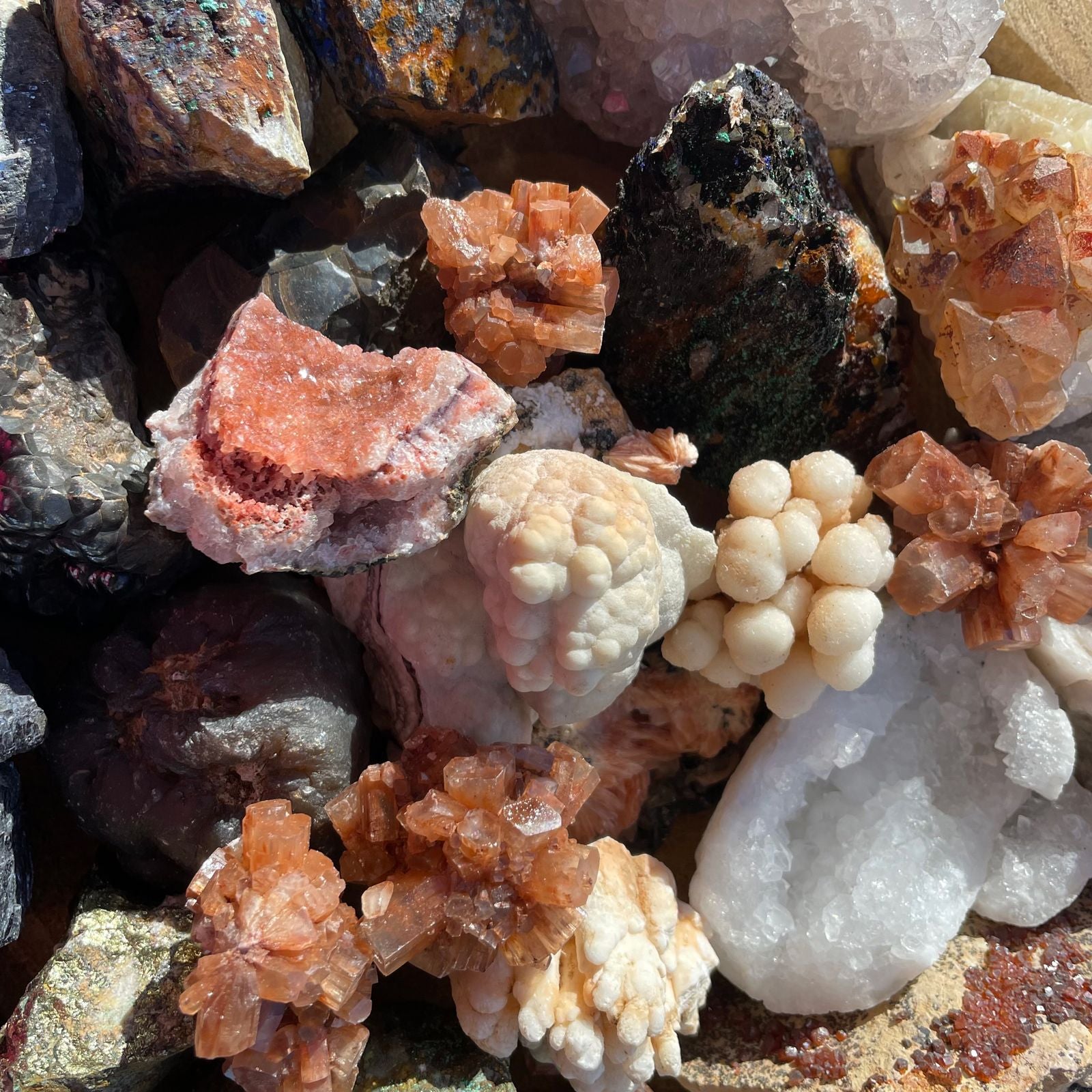 Mineralproben - Chalkopyrit (ca. 80 Stück pro Schale)