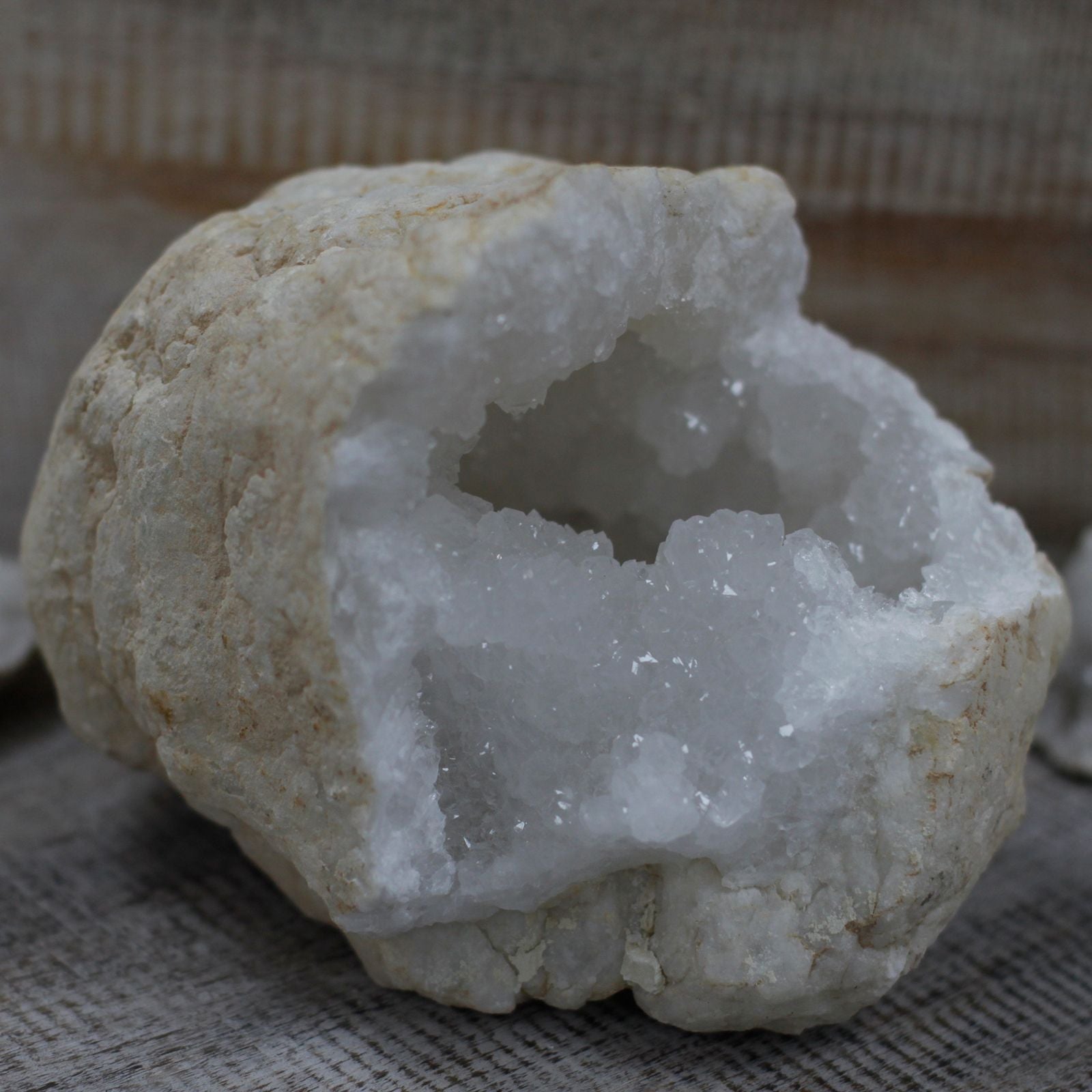 Calcite Geode 15–18 cm