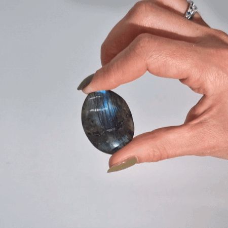 Madagaskar Labradorit Handschmeichler (ca. 17-40g, 35-50mm)