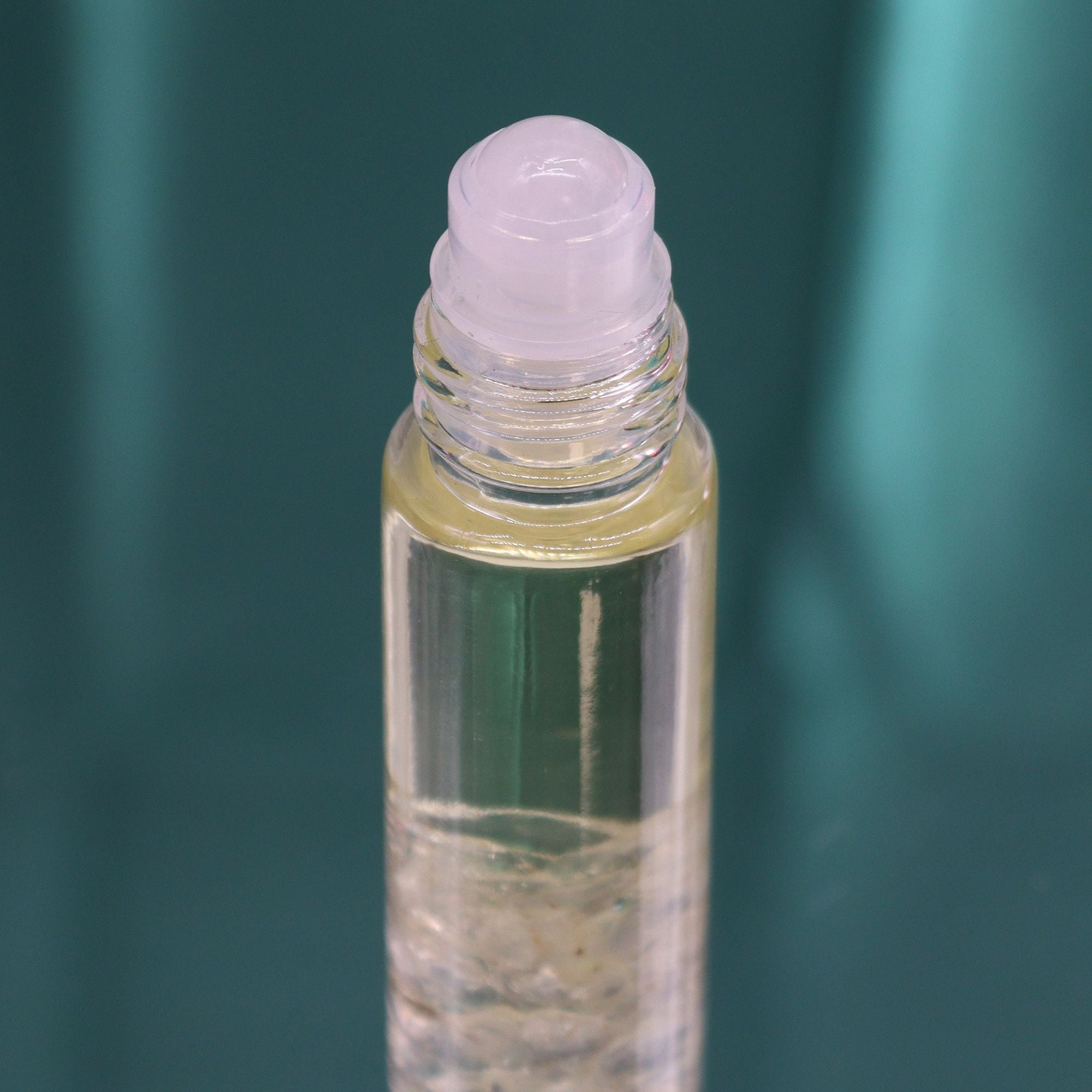 Hop Hare Tarot Roll-On – The Lion