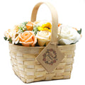 Großer Weidenkorb mit Blumenstrauß – Orange