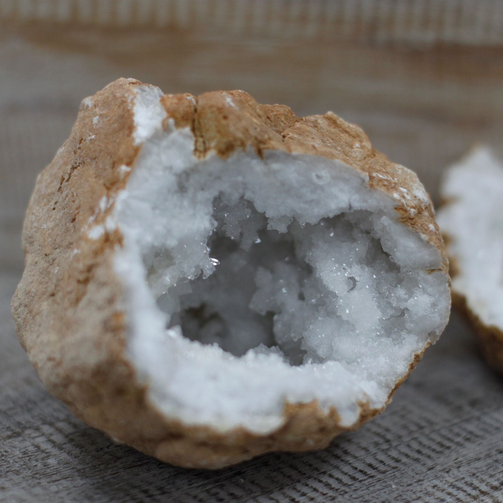Calcite Geode 10–12 cm