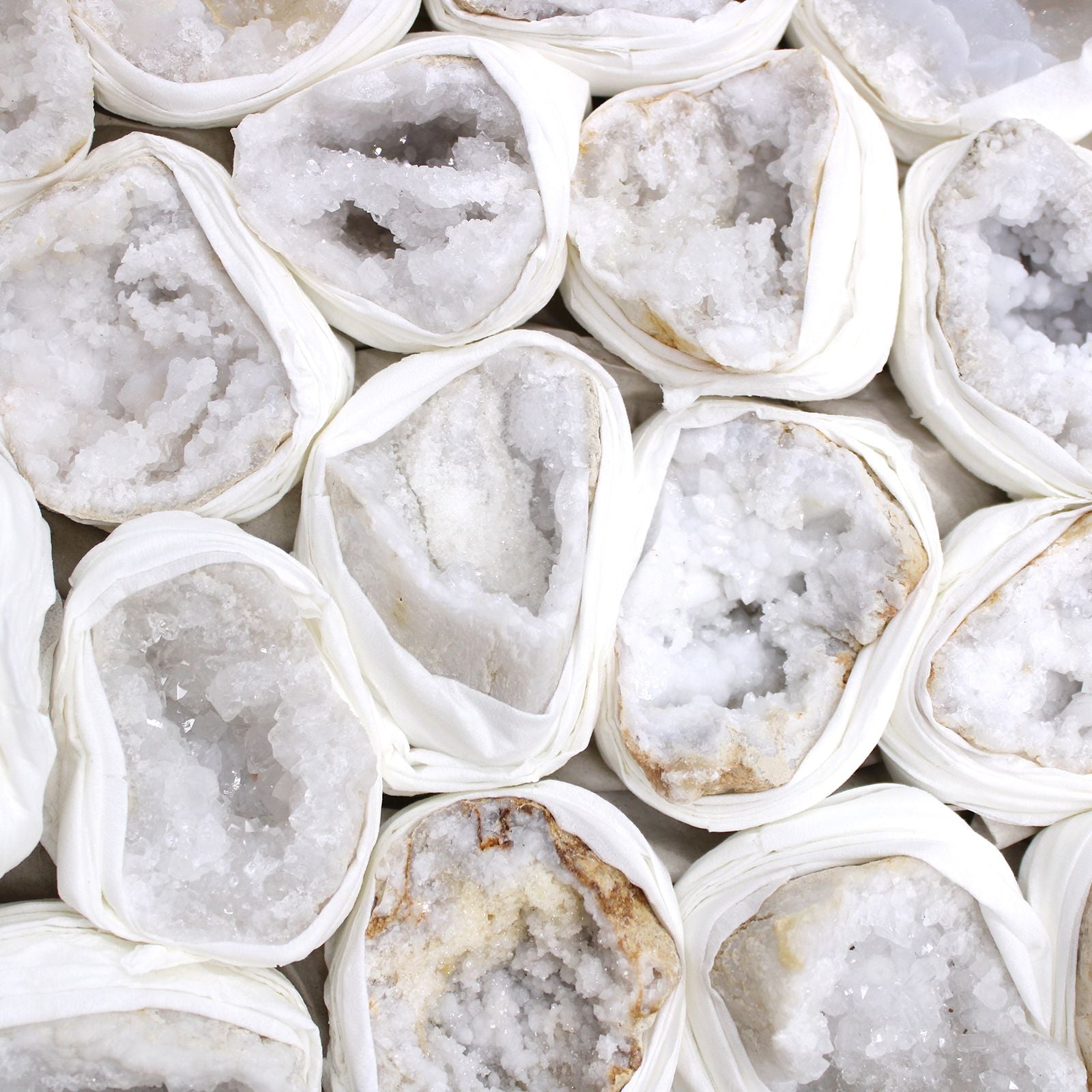 Mineralien – Calcit (ca. 32 Stück pro Schale)