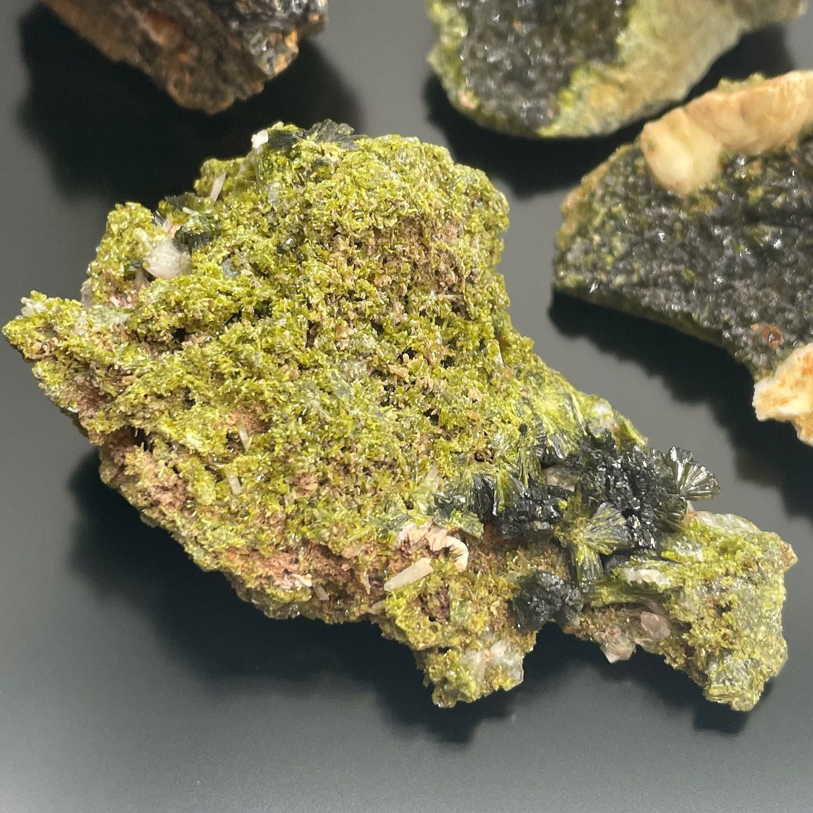 Mineral Specimens - Epidote (Approx. 10 Pieces per Tray)