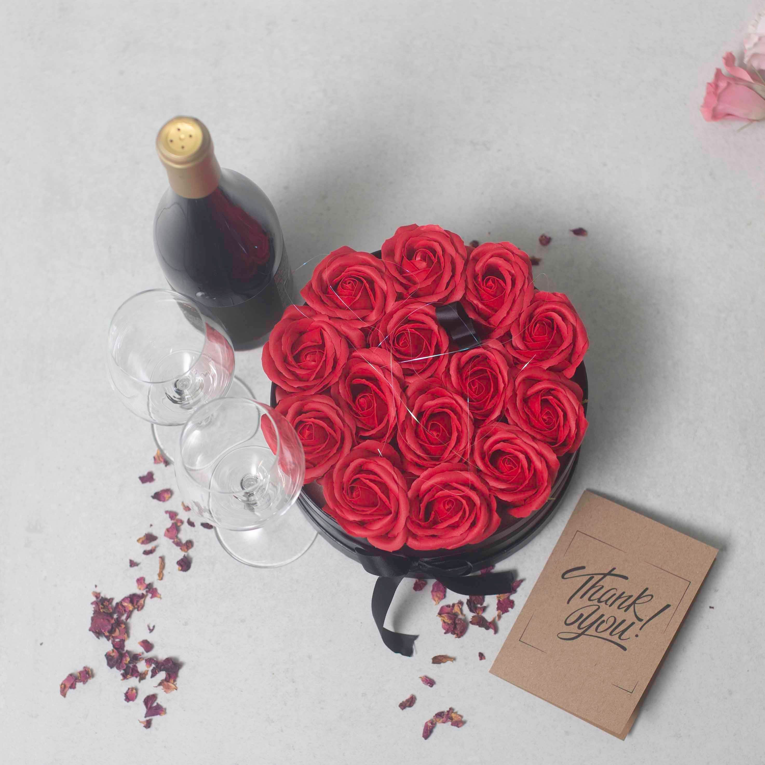 Flower Round Box - Red Roses