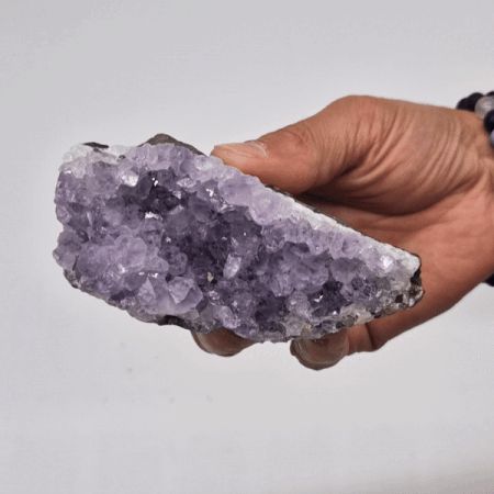 Mittlerer, naturbelassener hochqualitativer Amethyst-Steh-Cluster (ca. 7,5–10 cm)