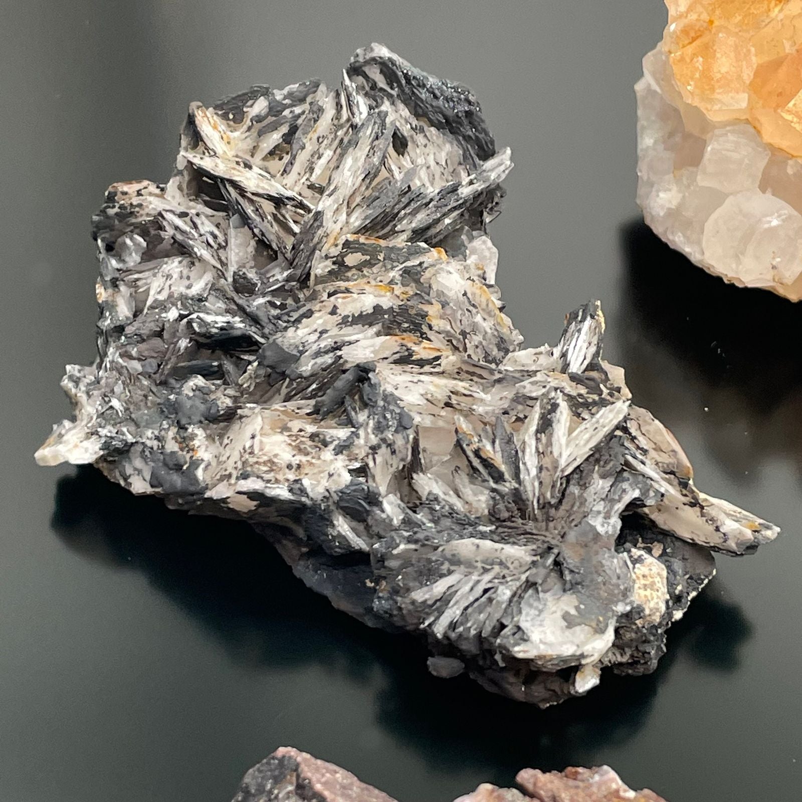 Mineral Specimens - Mixed Pieces (Approx. 24 Pieces per Tray)